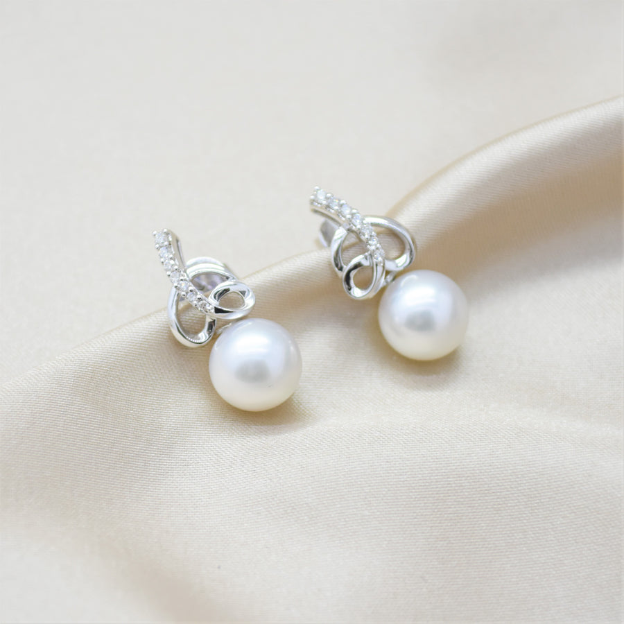 White Gold Knot Earrings with Freshwater Pearls