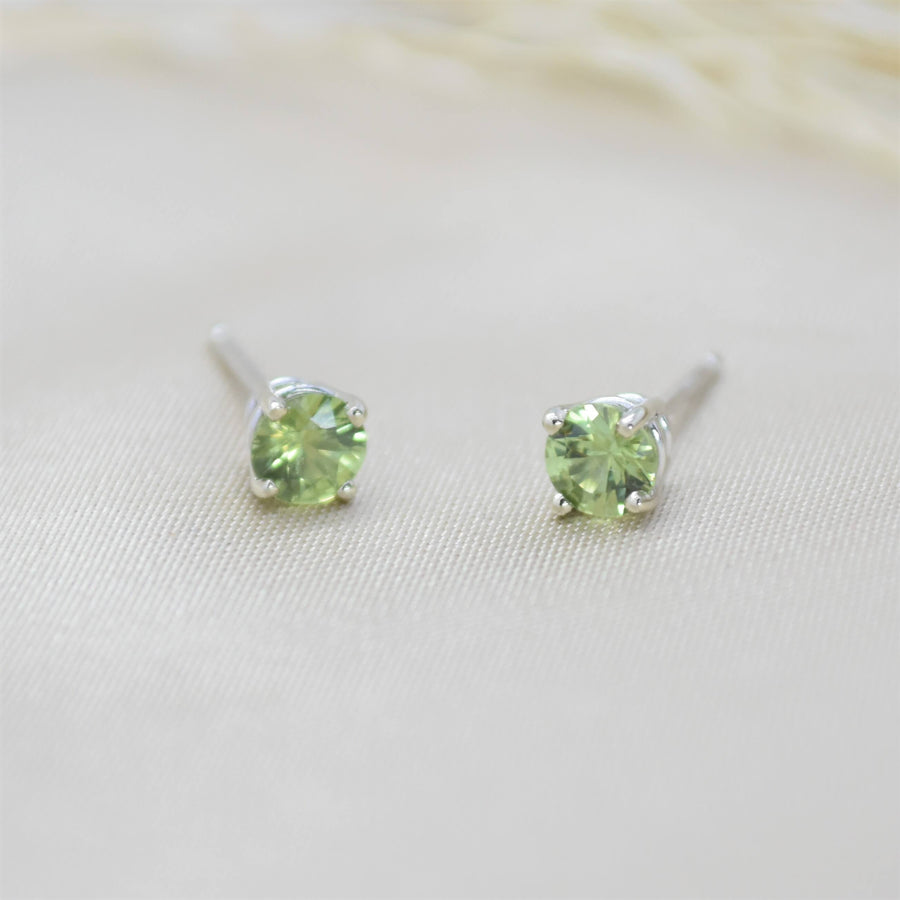 light green sapphire earrings